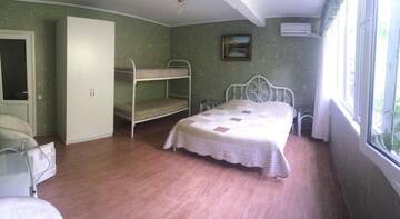 Фото номера Трехместный номер с видом на горы Гостиница Guest House Moskva г. Симеиз 3