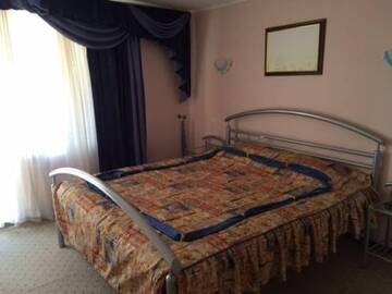 Фото номера Четырехместный номер с балконом Гостиница Guest House Moskva г. Симеиз 4