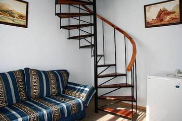 Фото номера Четырехместный номер с балконом Гостиница Guest House Moskva г. Симеиз 2